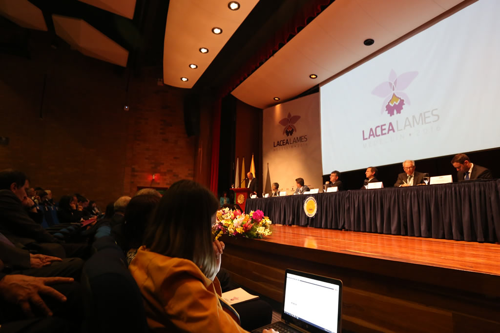 Investigadores del LCC participan en la Conferencia LACEA LAMES 2016